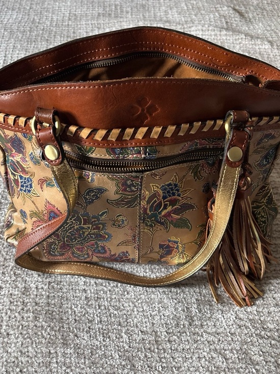 Patricia Nash Handbags - Patricia Nash Floral Printed Shoulder Bag in Tan, Gold and Brown